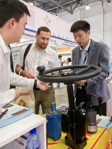 泰安同科液壓設(shè)備有限公司在俄羅斯舉辦的ctt工程機械展會中圓滿完成了參展任務(wù)